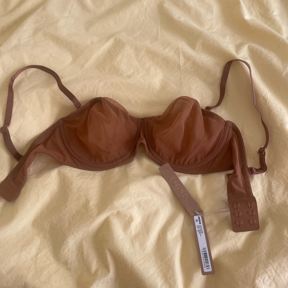 SKIMS NWT ULTRA FINE MESH STRAPLESS BRA | BRONZE | 32D